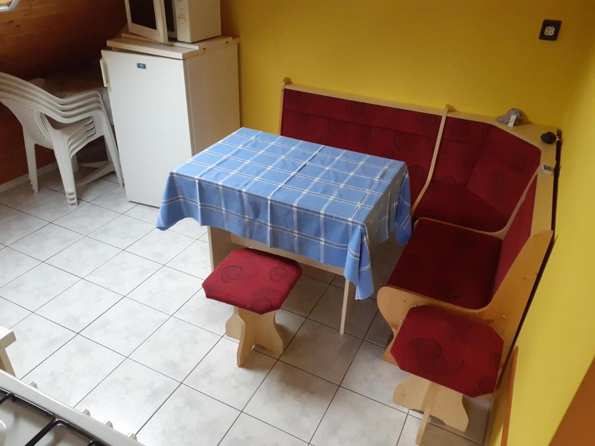 Patri Apartmanhaz Кестхей Екстер'єр фото